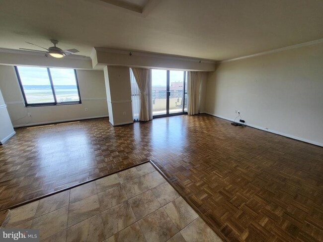 Building Photo - 1300 Crystal Dr