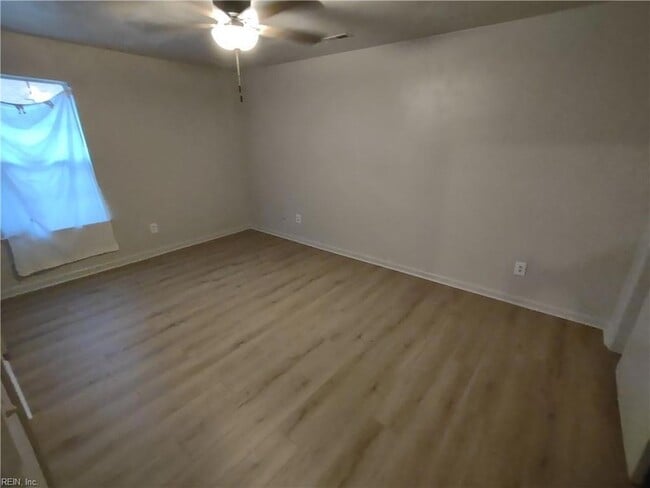 Building Photo - 6080 Camellia Dr