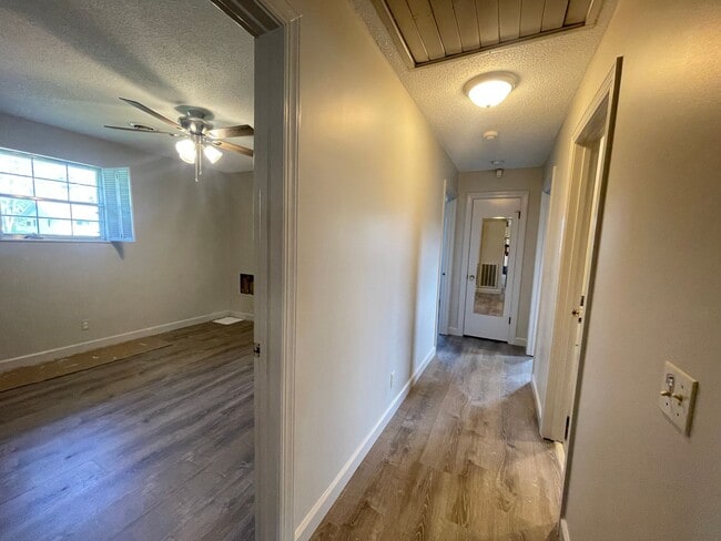 Building Photo - Large home in Pigeon Forge