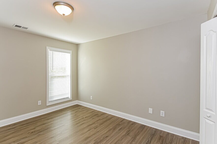 Building Photo - 4459 Hamby Pond Pl