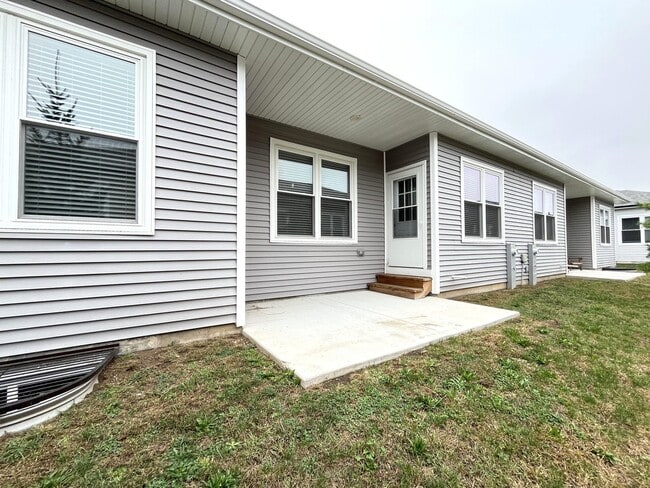 Building Photo - 724 Mallard Dr
