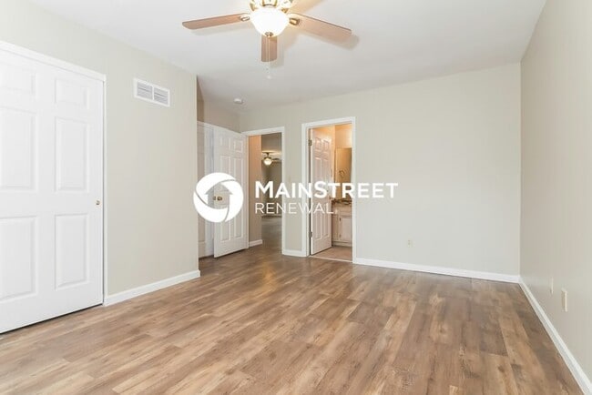 Building Photo - 3 Bedroom Pet-Friendly Home in St. Louis, MO with Main Street Renewal