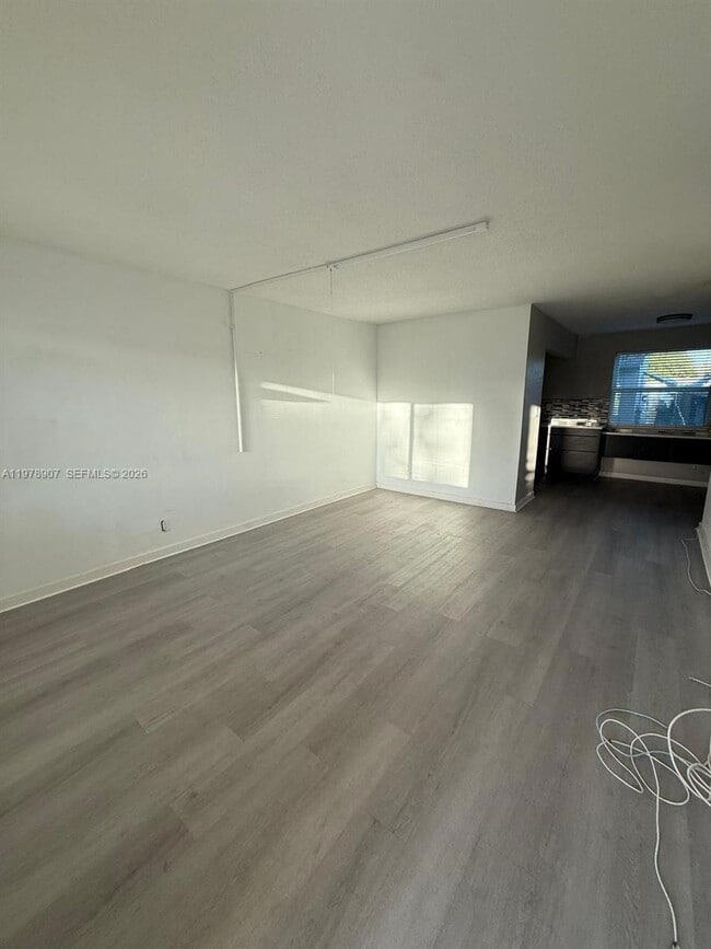 Building Photo - 2415 Lincoln St