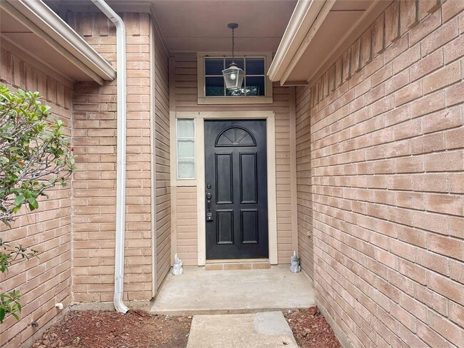 Building Photo - 2614 Double Lake Dr