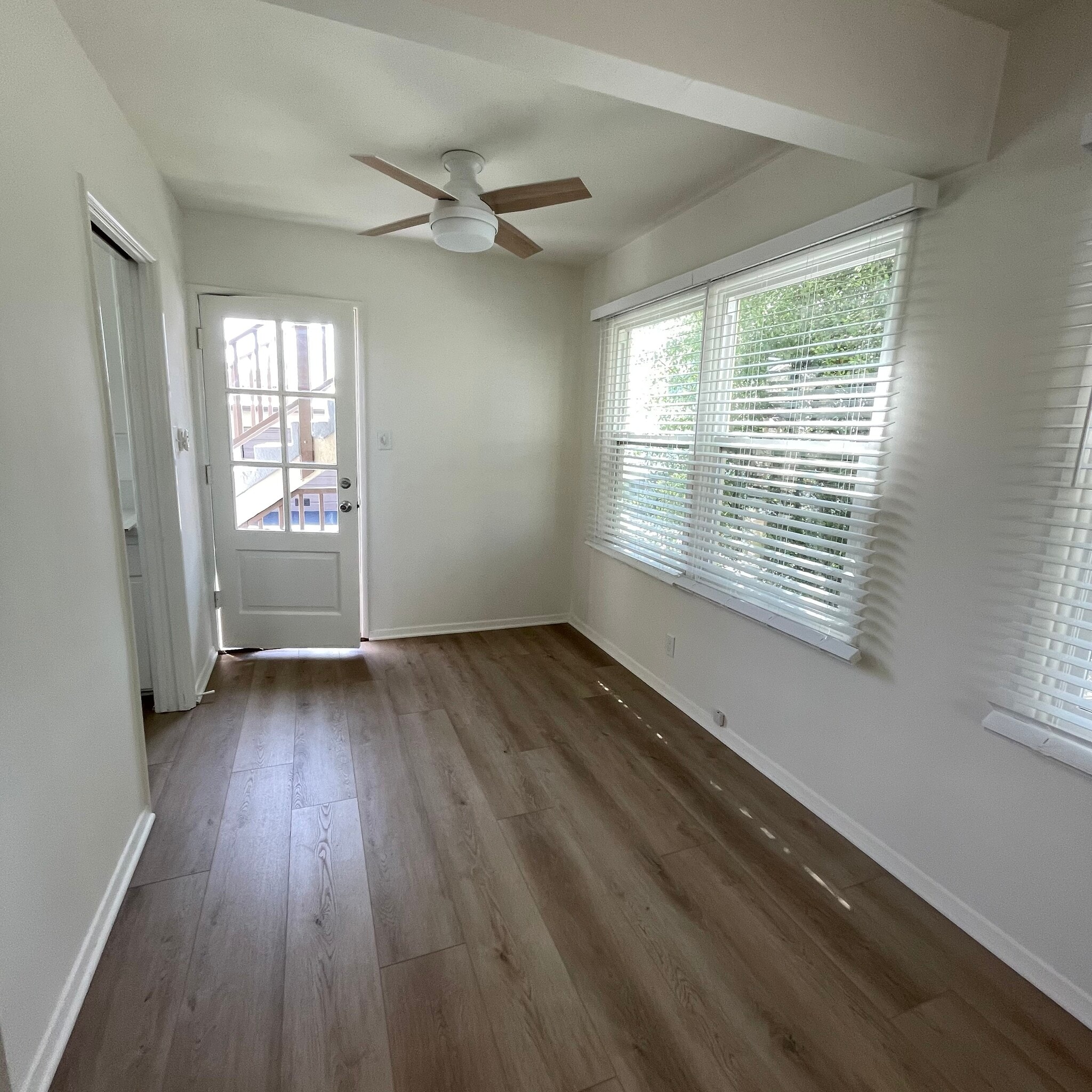 Building Photo - 2122 Montana Ave