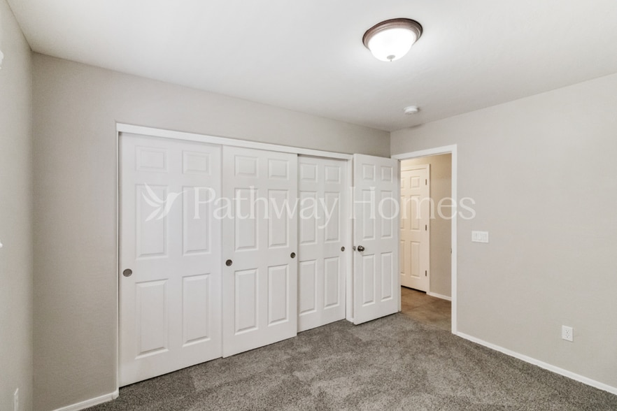 Building Photo - 31420 N Shale Dr