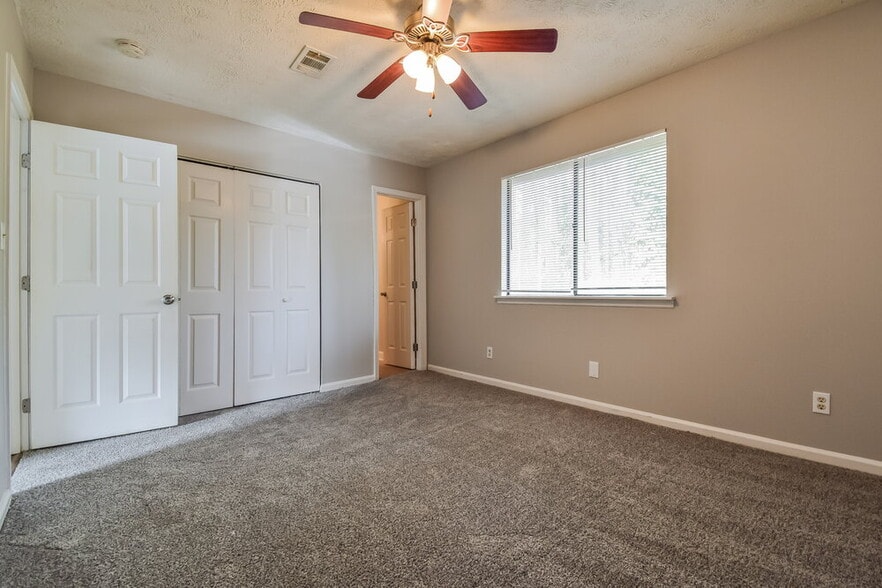 Building Photo - 115 Doubletrace Ln