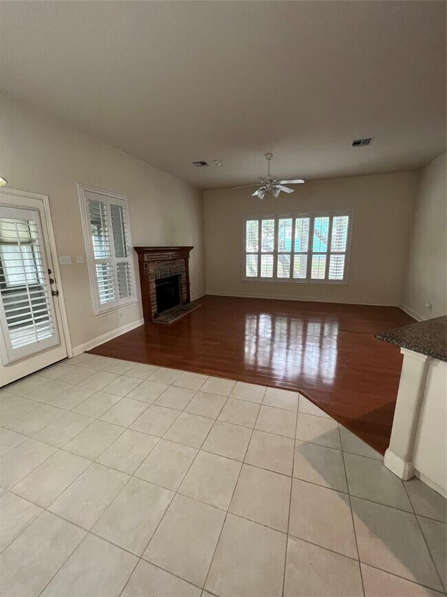 Building Photo - 6126 Hartson