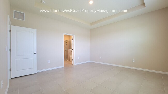 Building Photo - LARGE 3 BEDROOM- 2 BATH LAKEWOOD RANCH HOME FOR RENT! DIRECT LAKE VIEWS! ANNUAL LEASE!