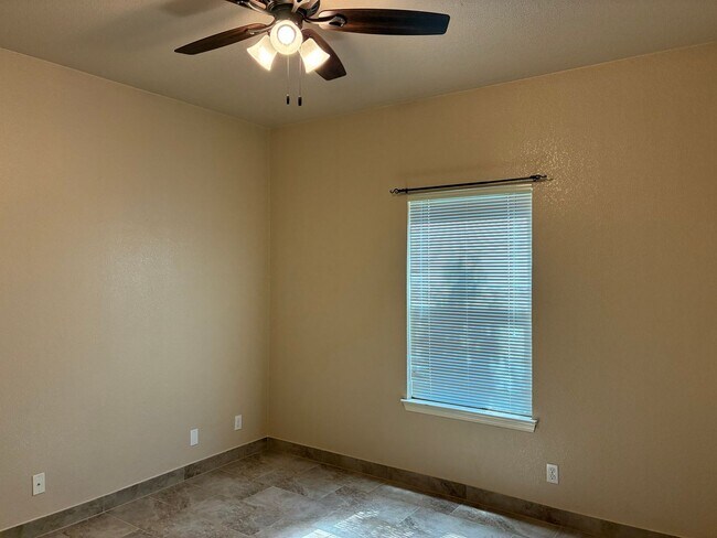 Building Photo - Santa Teresa Beauty 3 Bedrooms plus 2 and ...
