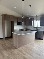 Building Photo - 1121 Pinnacle Ct