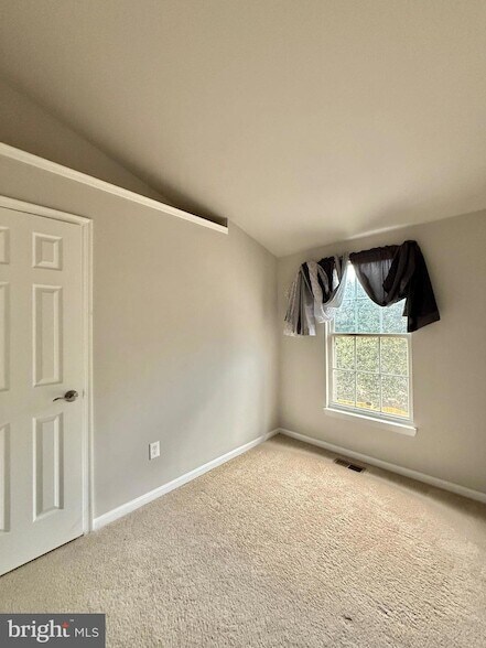 Building Photo - 16946 Monmouth Ct