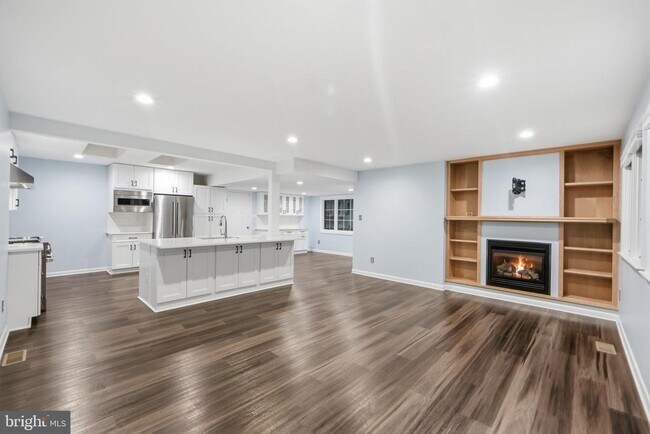 Building Photo - 808 Cottonwood Dr