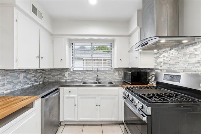 Building Photo - 6311 E Lovers Ln