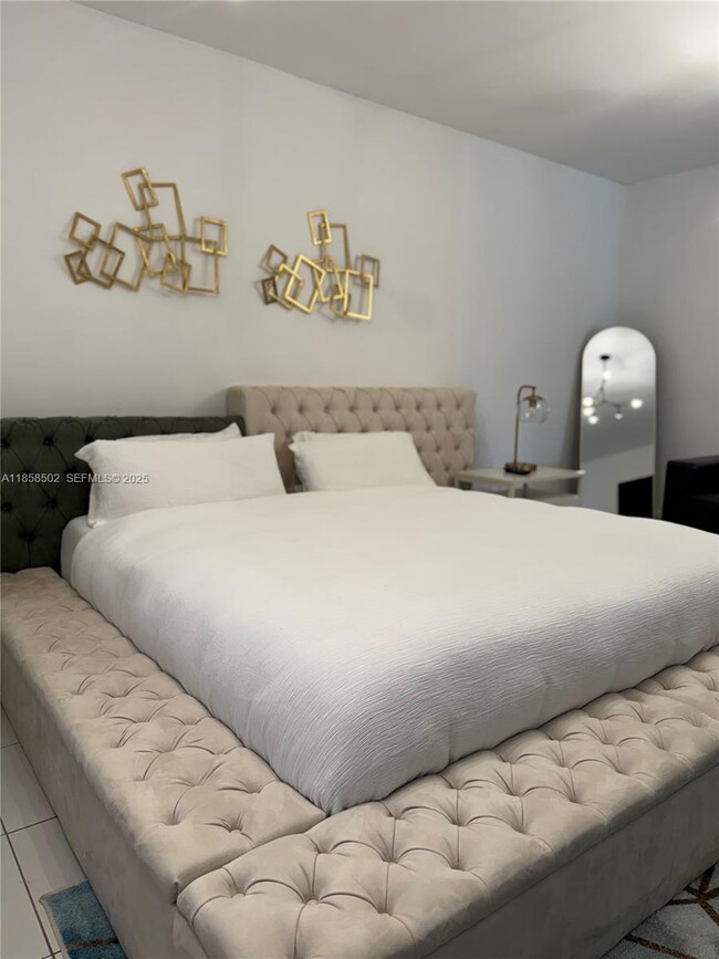 Building Photo - 1301 Grouper Dr