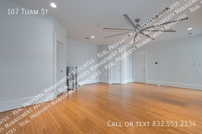 Building Photo - 107 Tuam St