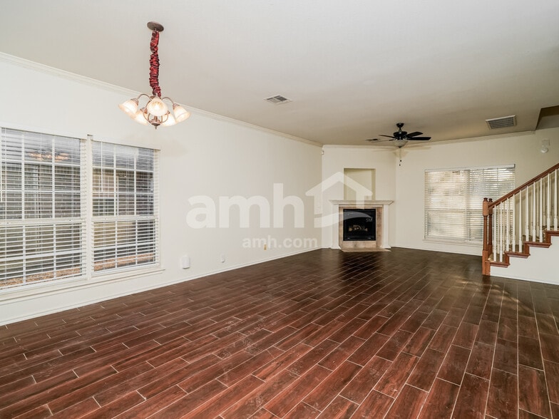 Building Photo - 7506 N 133rd E Ave