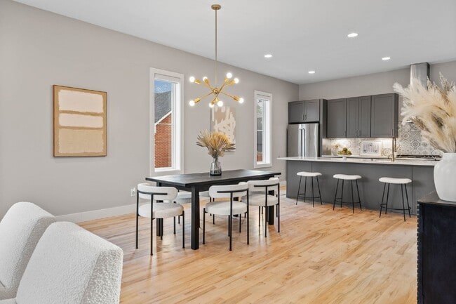 Building Photo - Spacious 4-Bed Gem in Nashville: 2360 sq f...