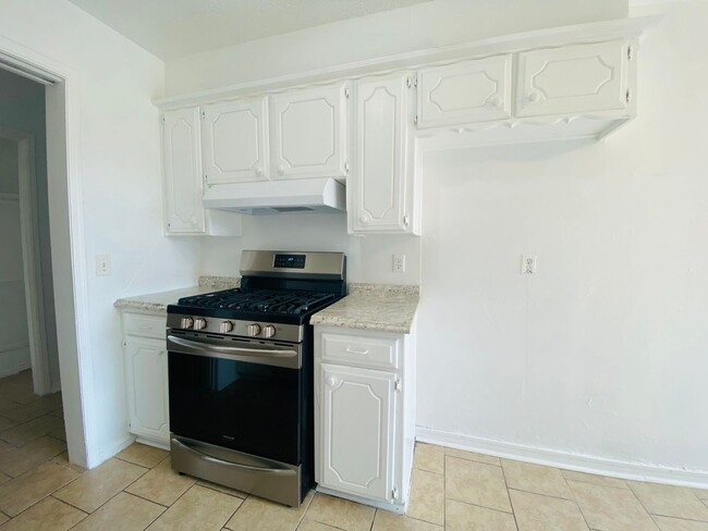 Building Photo - 3 Bed 1 Bath home for rent in NW OKC!