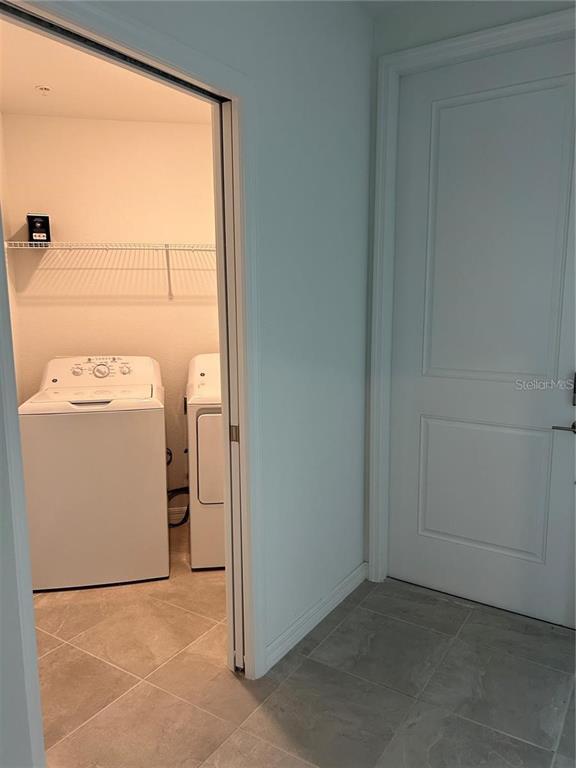 Building Photo - 12180 Wellen Golf St