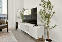 Building Photo - 400 S Main St