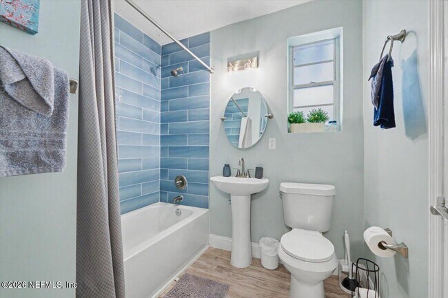 Building Photo - 719 S Shores Rd