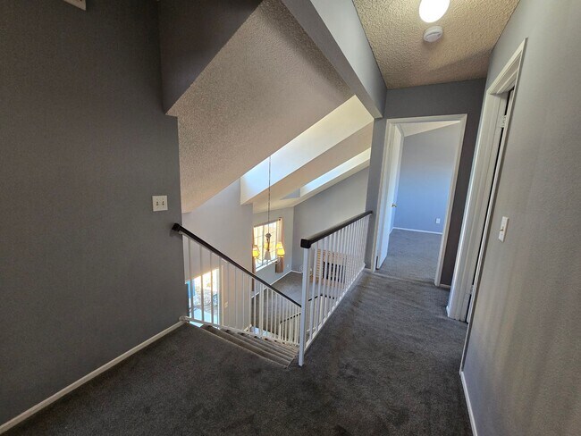 Building Photo - 39418 Southcliff Way