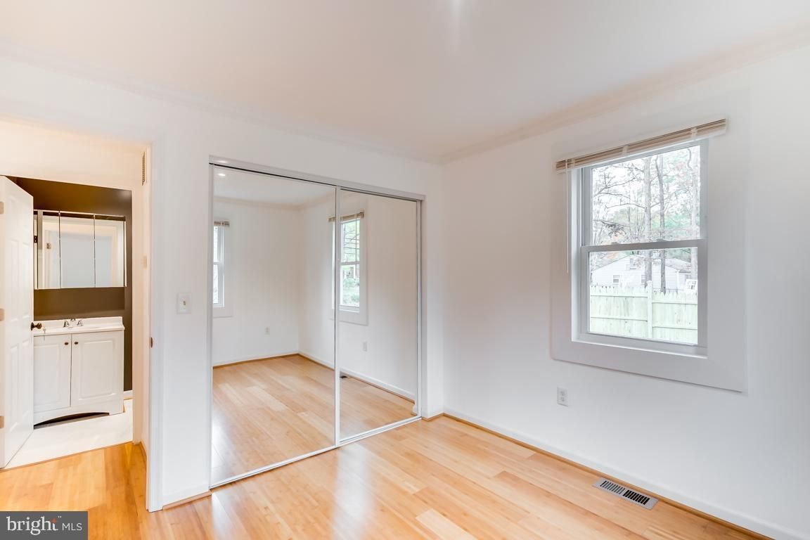 Building Photo - 822 Warburton Ln