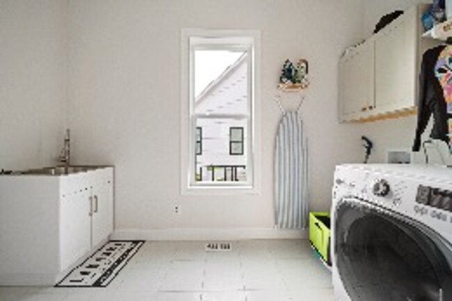 Building Photo - Modern Furnished Home in Briar Chapel - 4 ...