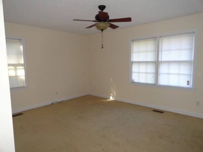 Building Photo - 4827 Legion Rd