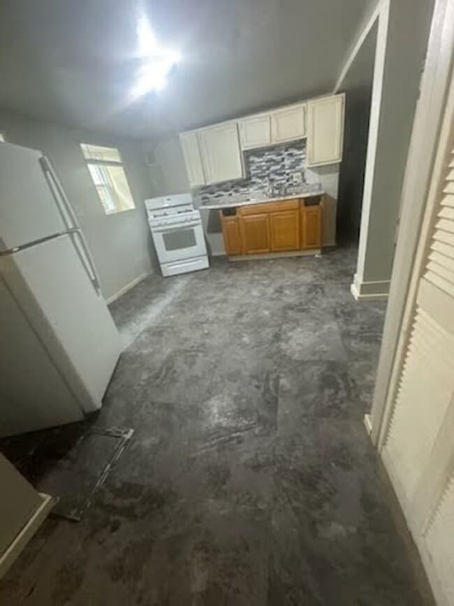 Building Photo - 1933 S 15th St