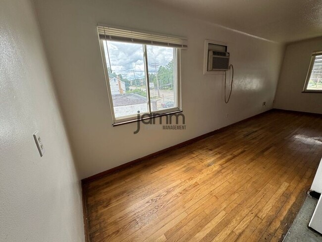 Building Photo - 4201 Rocky River Dr