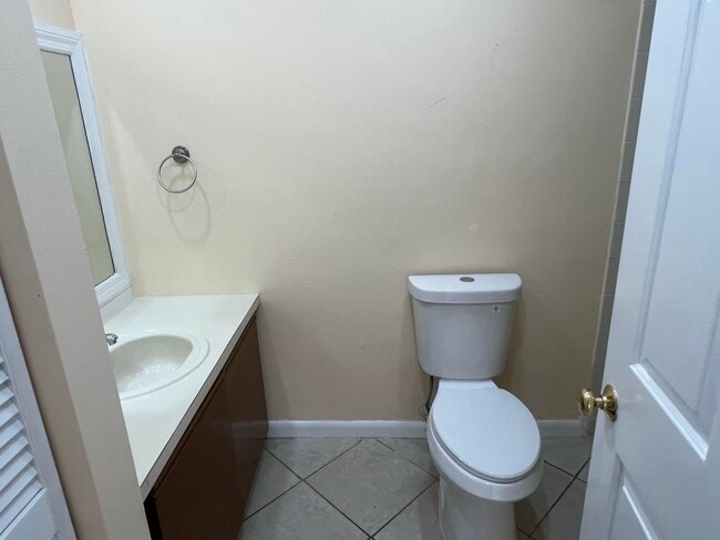 Building Photo - 1581 Woodbridge Lakes Cir