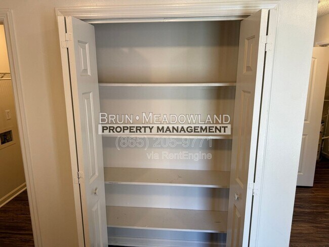 Building Photo - 9101 Parktop Ln NW