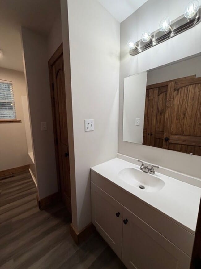 Building Photo - Walland 37886 - Fully remodeled 3 bedroom, 2 bath home - Contact Ed Johnson (865) 924-5045