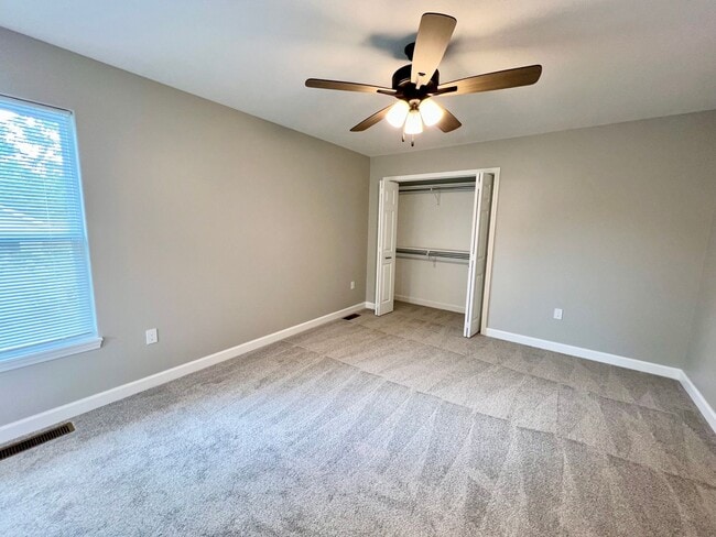 Building Photo - Newly Built 4 Bed/4.5 Bath in Central MHK