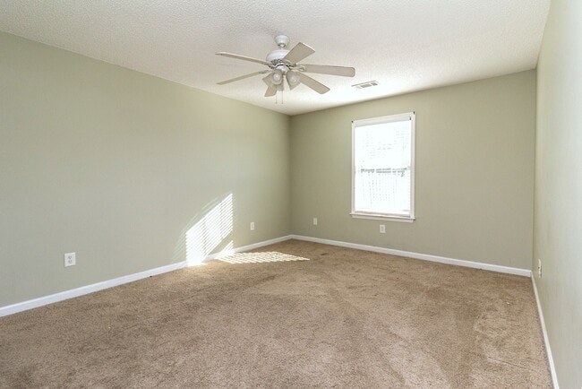 Building Photo - 1701 Summerwoods Ln