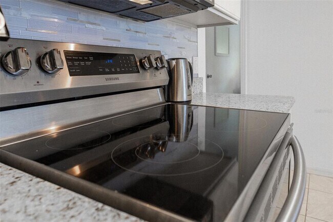 Building Photo - 8703 Knightsbridge Ct