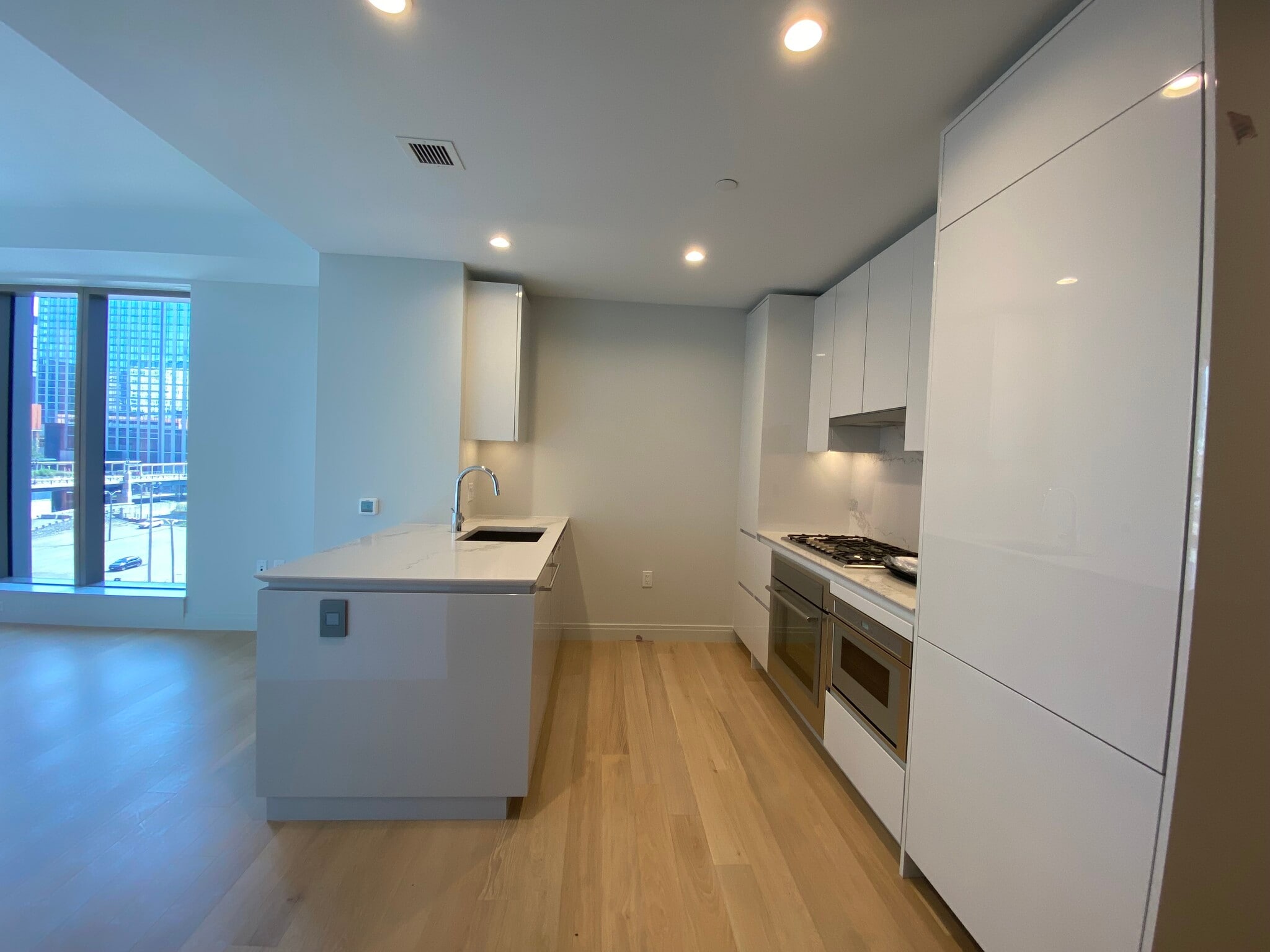 Kitchen - 135 Seaport Blvd