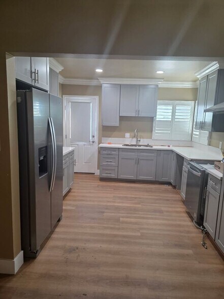 Building Photo - 1519 E Michelson St