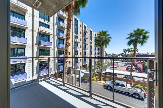 Building Photo - Juhl 345-City Views from this Spacious Deluxe Studio Residence