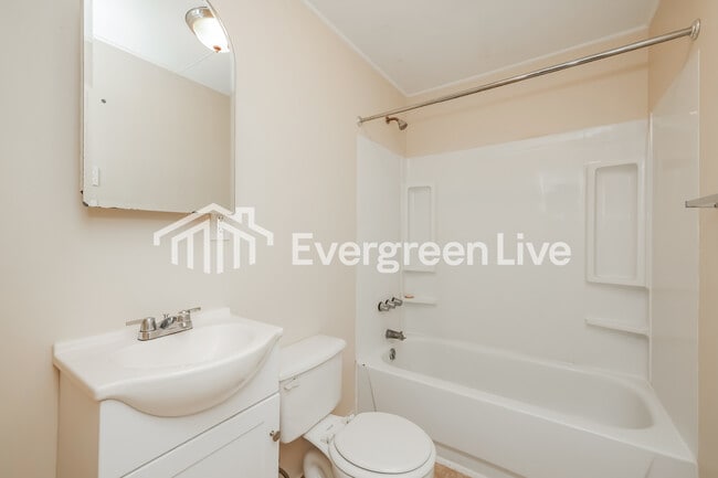 Building Photo - 4555 Oakdell Ave