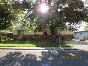 Building Photo - 1930 N 10th St