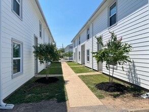 Building Photo - Pearl Street Townhomes