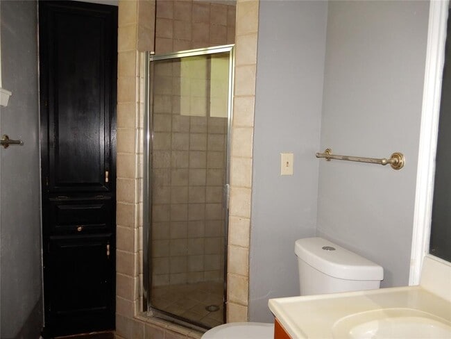 Building Photo - 15610 Morning Dove Dr