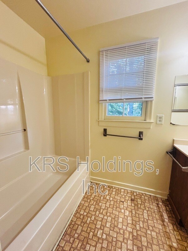 Building Photo - 12703 Mill Forest Ct