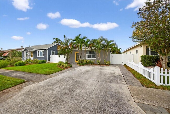 Building Photo - 3104 15th St N