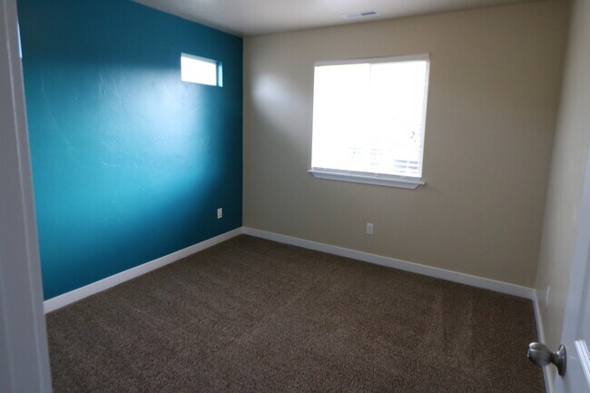 Building Photo - Large 5 Bed 3.5 Bath Home in Lehi Utah!