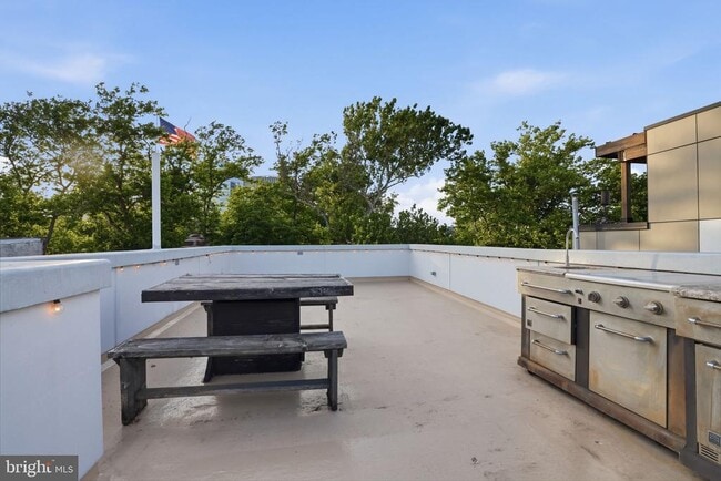 Building Photo - 2407 Grays Ferry Ave