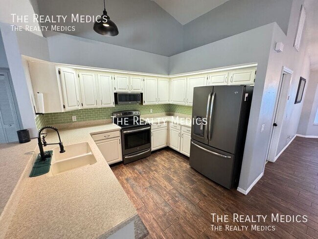 Building Photo - 2601 Bridle Dr